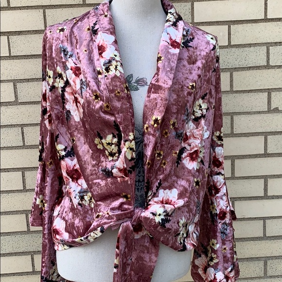 ❌DONATED❌Mauve Pink Floral Tie Waist Crushed Velvet Top - Picture 4 of 9